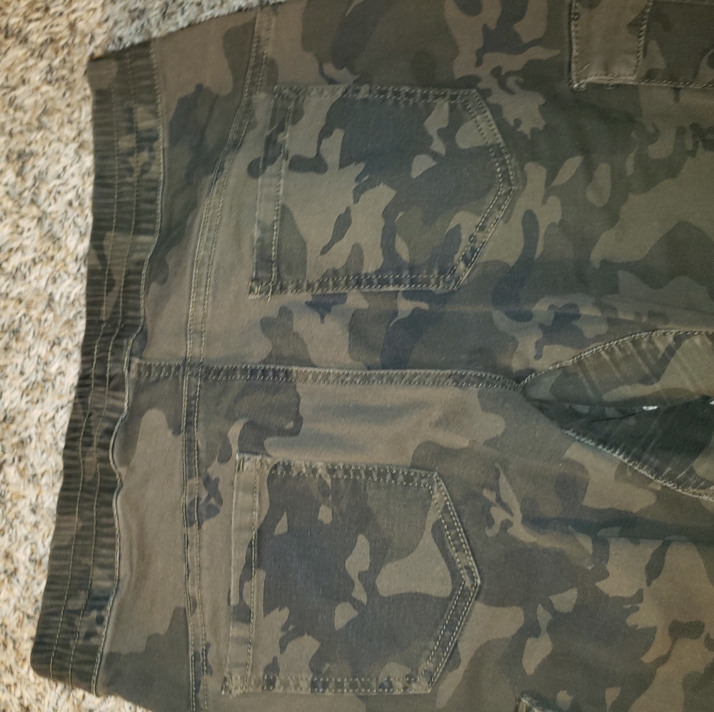 Camo pants